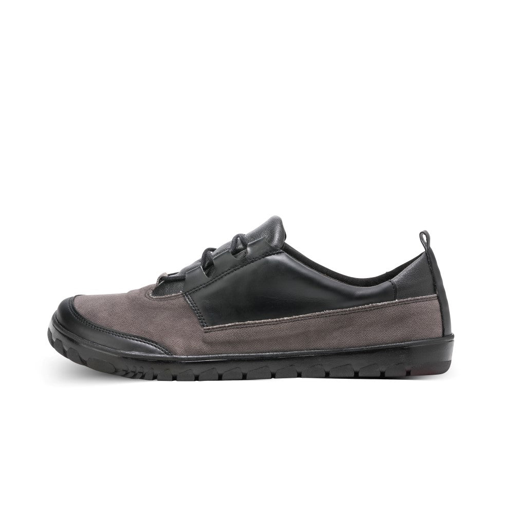 QUEST Low Black Waterproof