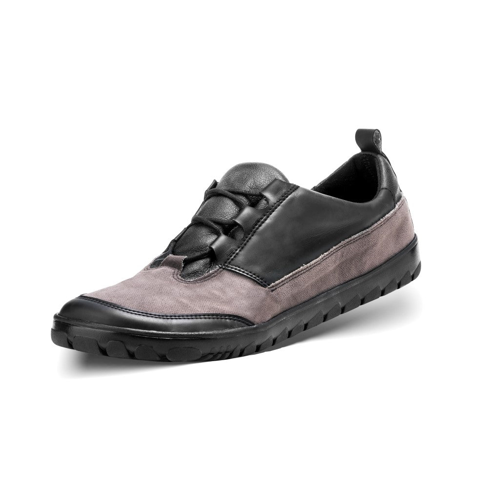 QUEST Low Black Waterproof