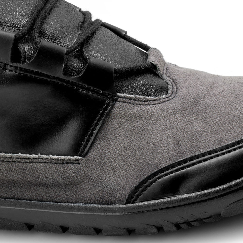 QUEST Low Black Waterproof